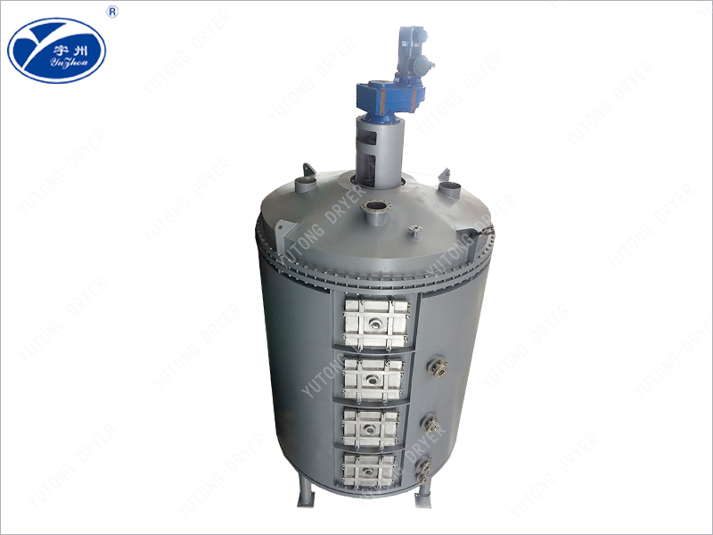 Protein feed tray dryer
